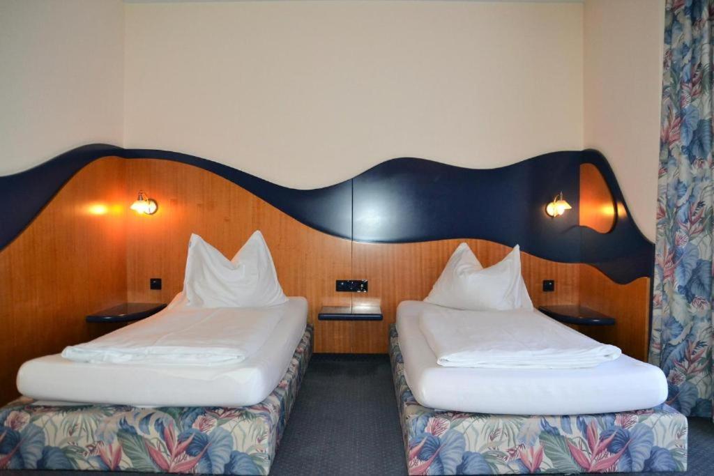 Hotel Hecher Wolfsberg Buitenkant foto